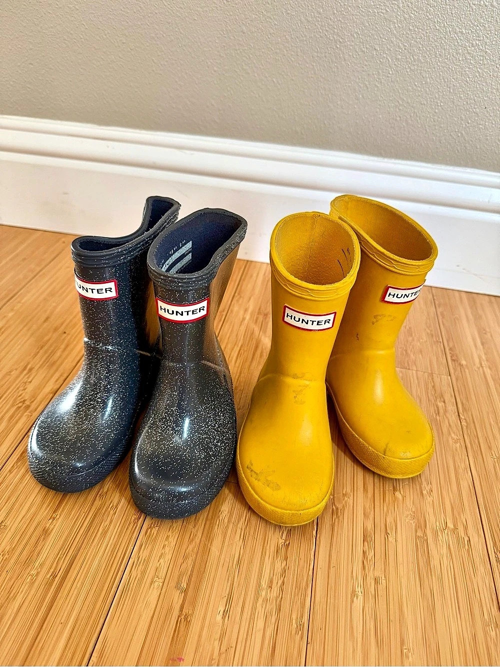 Hunter Rain Boots bundle Yellow & Black Sparkle toddler size UK 5/US 6